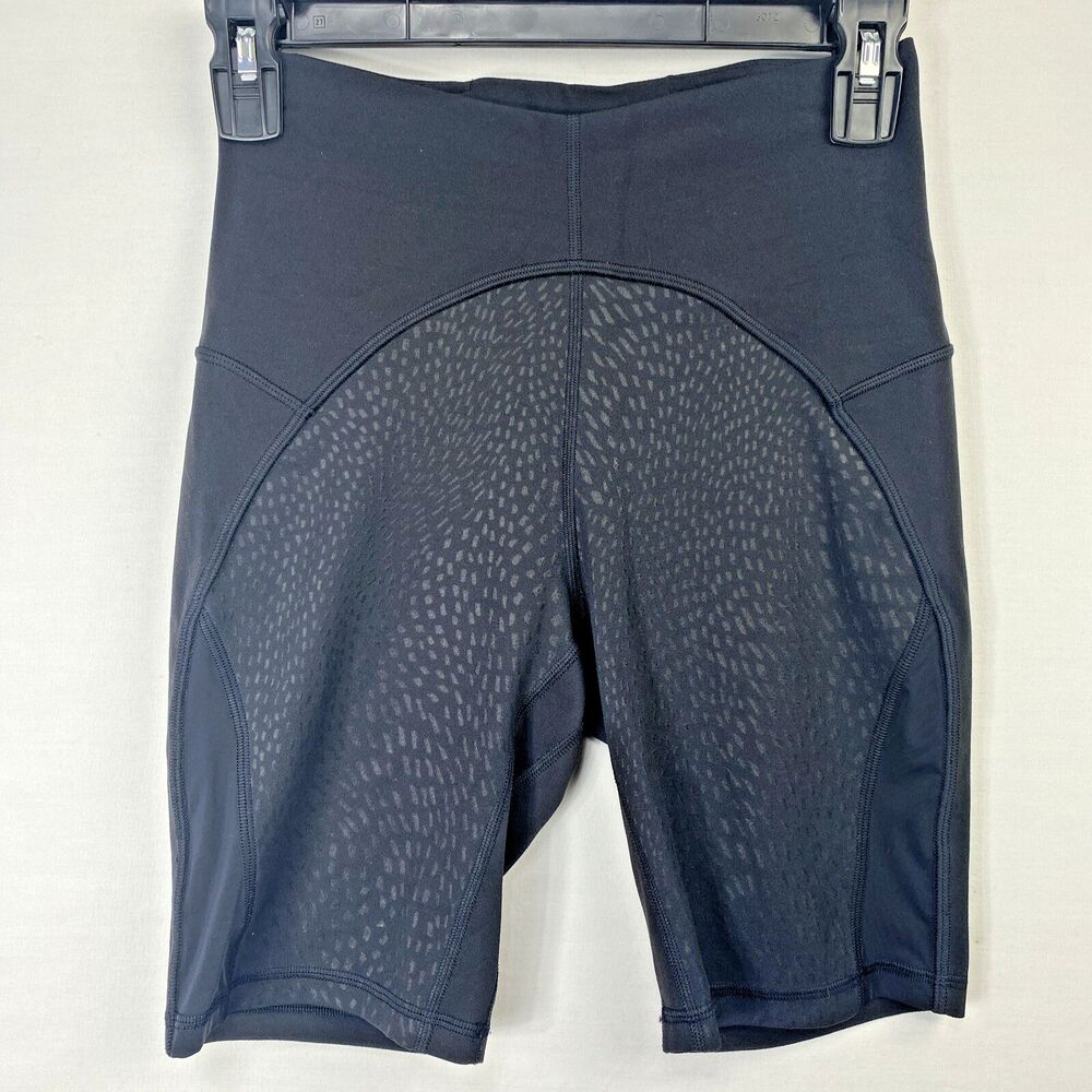 Lululemon Womens Size 6 Unlimited High Rise Short 8" Mesh Gray